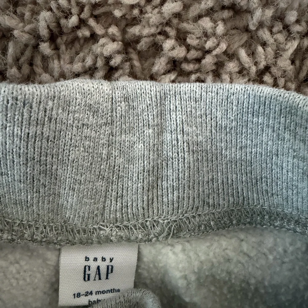 Preloved GAP toddler Gray Shorts